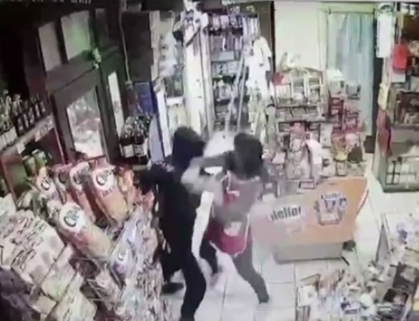 ПРИЗНАЊЕ ЗА ХРАБРОСТ: Неустрашива продавачица из Оџака савладала лопова